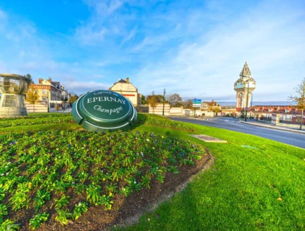 Fine Bulle En Champagne - 1 Chambre - Terrasse Еперне Екстериор снимка